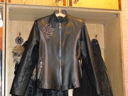 Куртка из нат кожи черная,  р.44 -500 руб,  б/у,  в отл состоянии